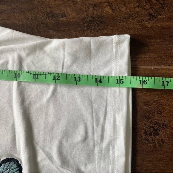 Romwe White with Embroidered Butterfly Cropped Tank size Small - Picture 6 of 10